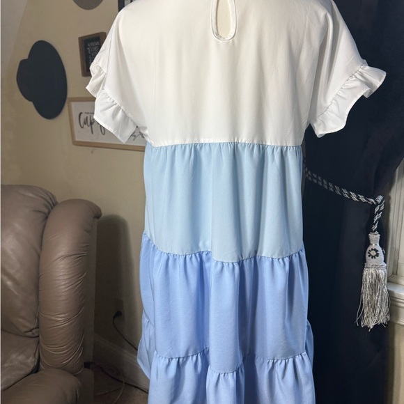 - Blue and White Tiered Babydoll Dress size medium - Picture 6 of 9